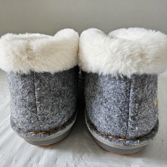 CLARKS Cloudsteppers Women's Gray Step Flow Low Indoor Outdoor Slippers - Picture 6 of 9